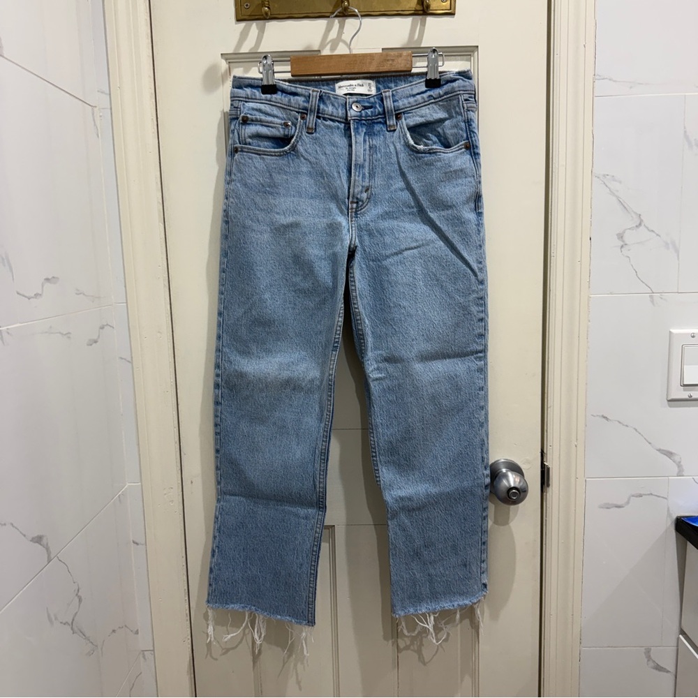 Abercrombie mid rise straight jean